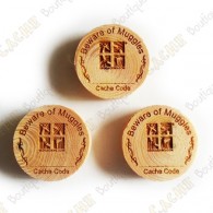  Petits géocoins en bois (non trackables) pour le premier (FTF), second (STF) et troisième (TTF) à trouver. 